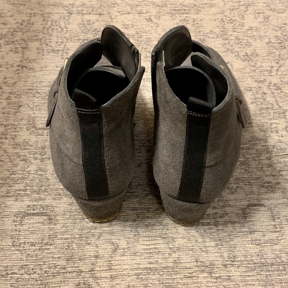 Zip side, gray bootie with wedge heal. - Picture 3 of 3